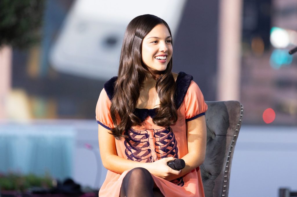 olivia-rodrigo-opens-up-about-‘guts’-pressure-&-finding-joy-on-‘sad’-new-album-at-grammy museum
