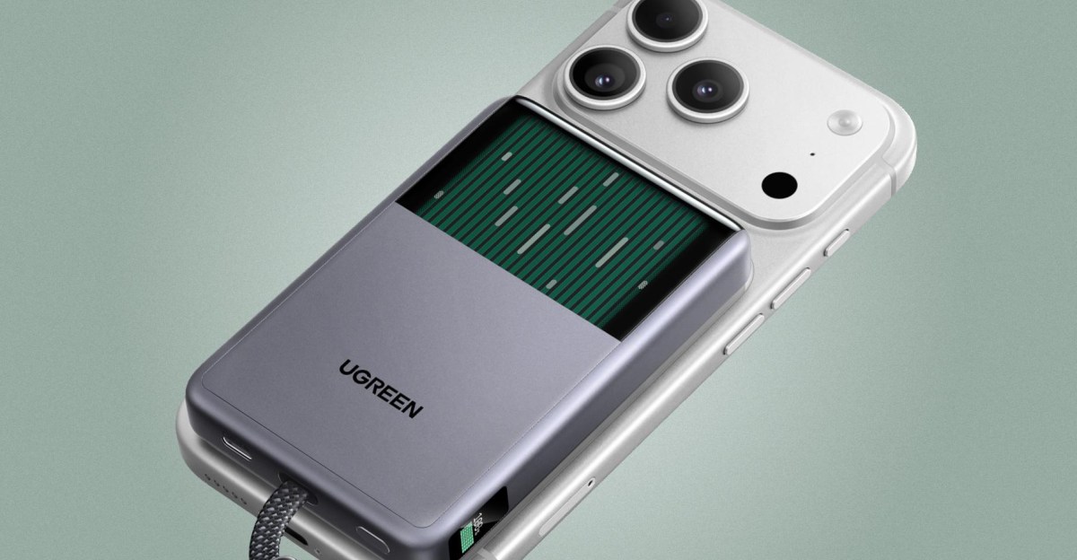 you-can-watch-the-coolant-flow-inside-ugreen’s-liquid-cooled-power-bank