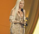 beyonce-reissues-“b’day”-with-spanish-language-tracks-and-a-selena-duet