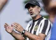 bhayangkara-fc-gagal-menang-atas-persebaya,-oscar-bruzon-langsung-bicara-soal-evaluasi