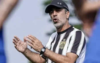 Bhayangkara FC Gagal Menang atas Persebaya, Oscar Bruzon Langsung Bicara soal Evaluasi
