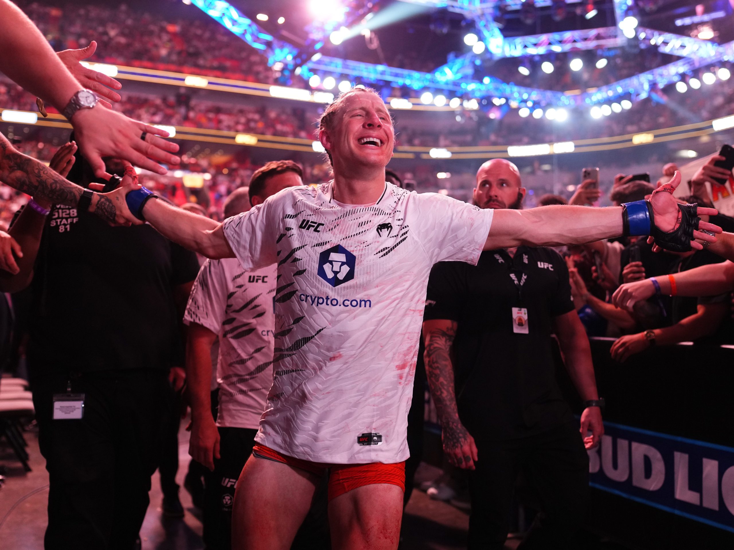 i’m-a-ufc-fighter-and-dad-of-twins-having-a-family-makes-my-career-harder.