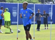 mulai-unjuk-gigi-di-persib,-ikhwan-tanamal-incar-3-poin-di-markas-persija