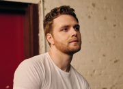 alex-warren’s-‘wildchild’-debuts-at-no.-1-on-2-billboard-album charts