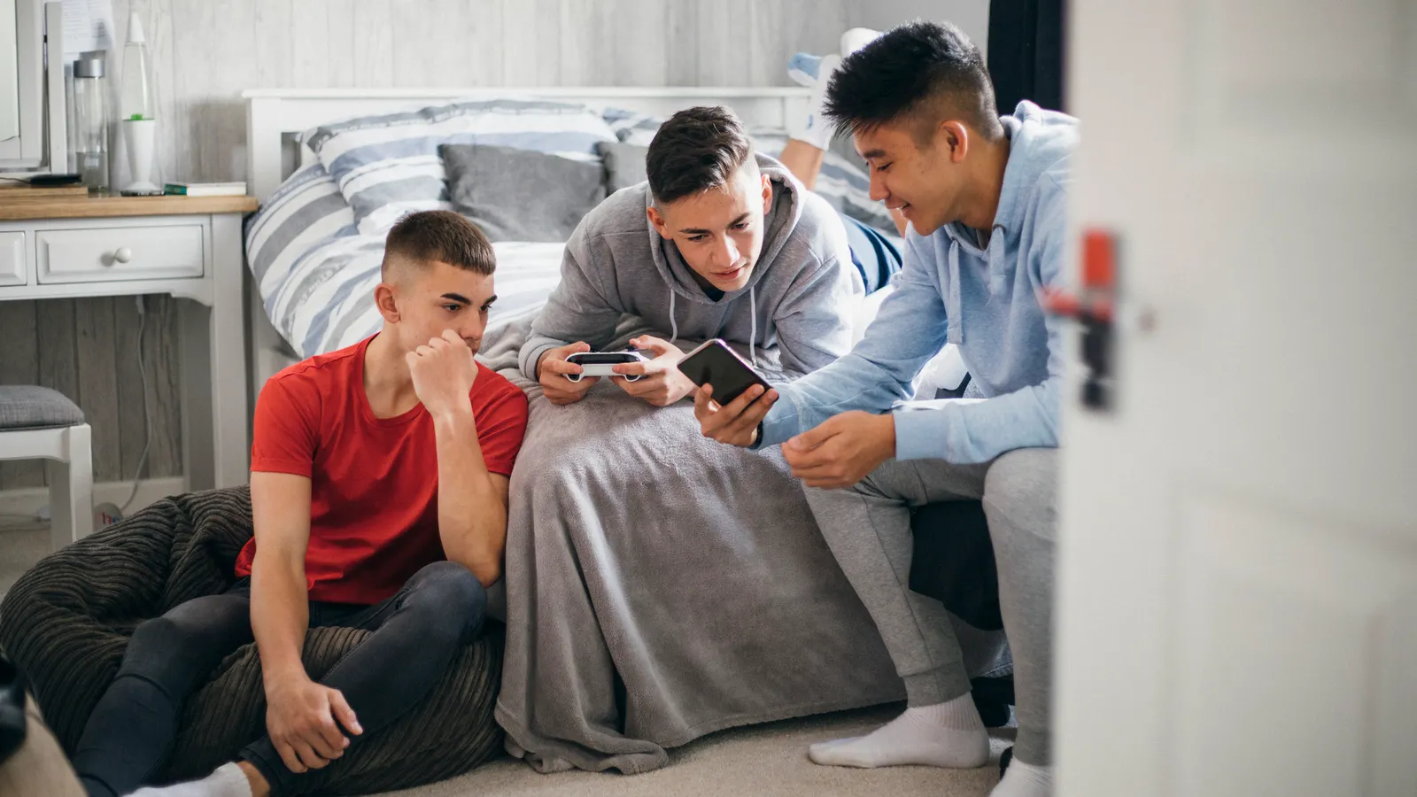 building-a-framework-to-better-protect-teens-on-social-media