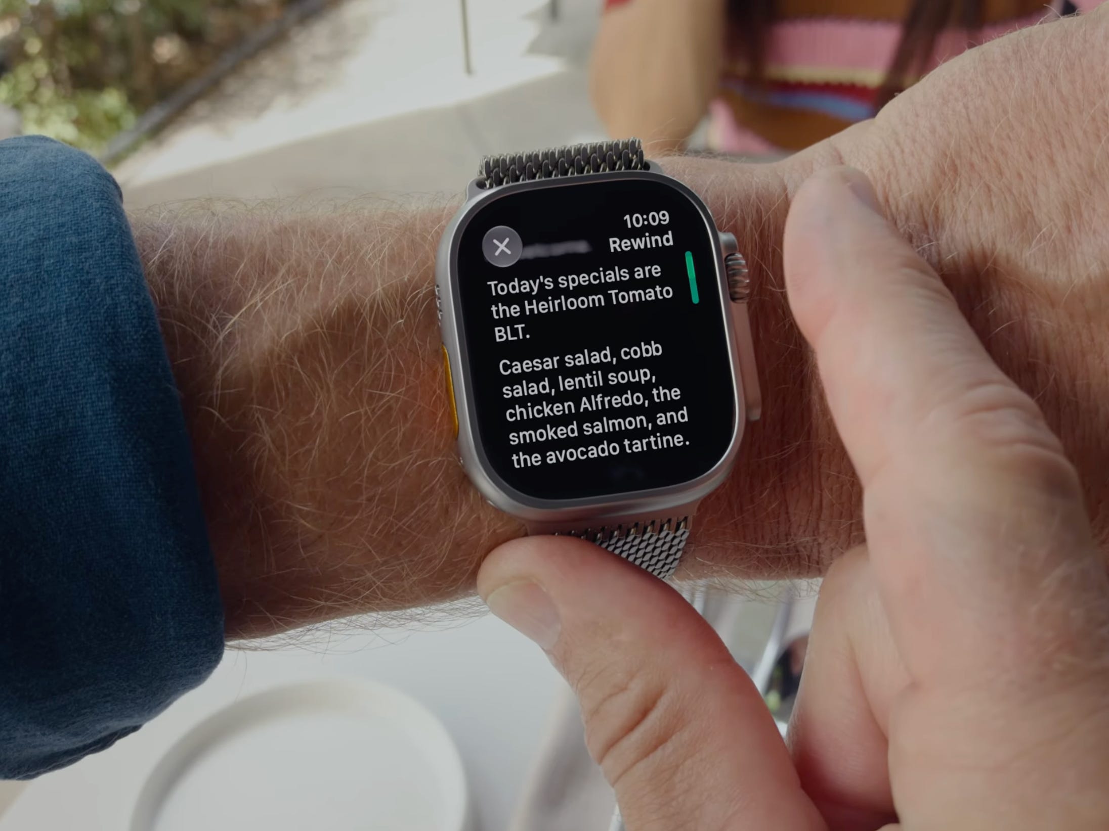 the-new-apple-watch-can-listen-in-on-your-conversations-and-take-notes-that-makes-me-feel-weird.