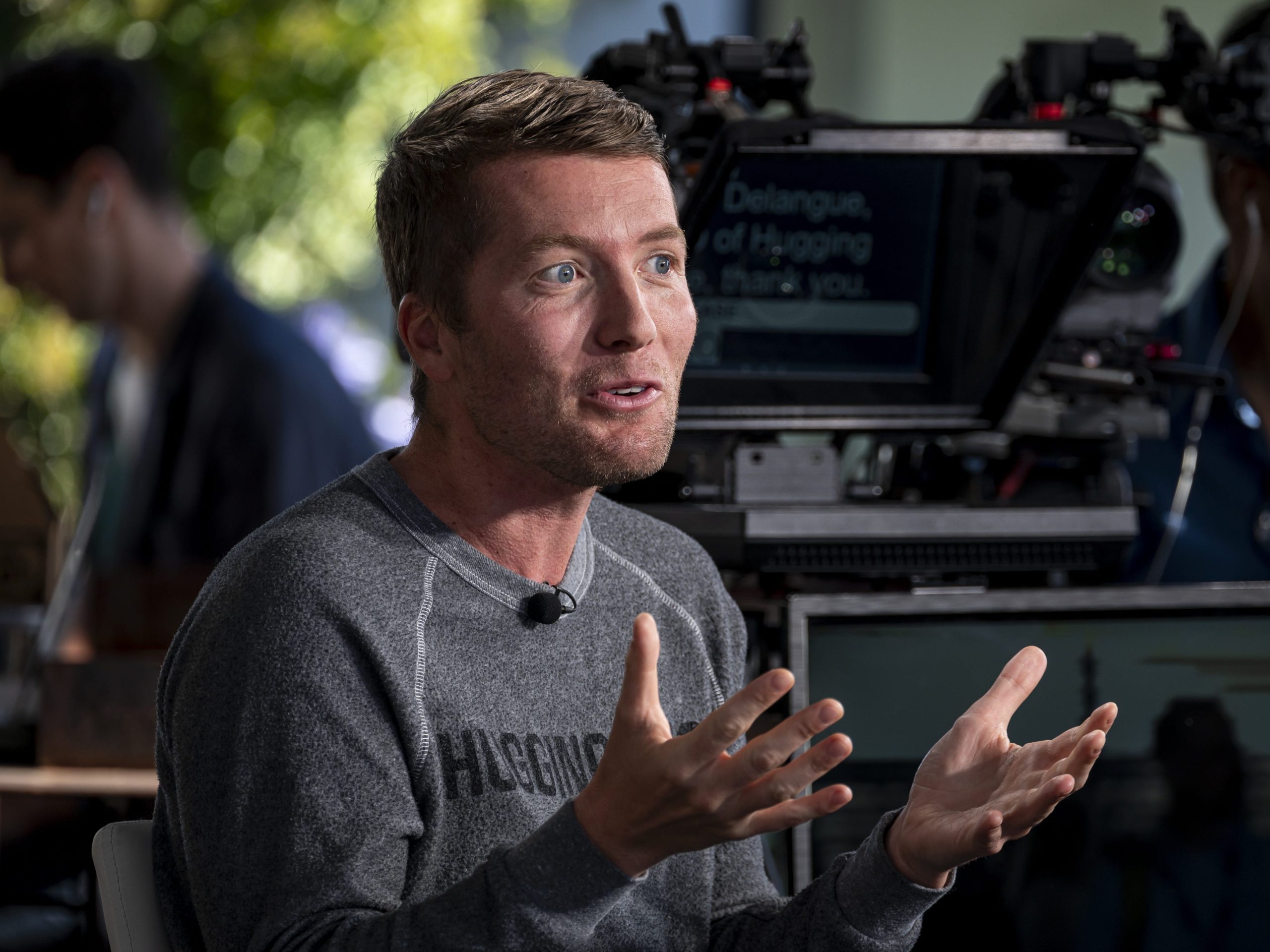 hugging-face-ceo-says-asking-anthropic-researcher-‘about-ai-extinction-risk-is-like-asking-your-ac-guy-about-climate-change’