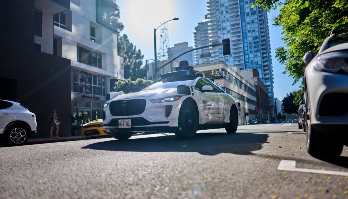 Waymo pulls over, calls cops on riders with a ghost gun