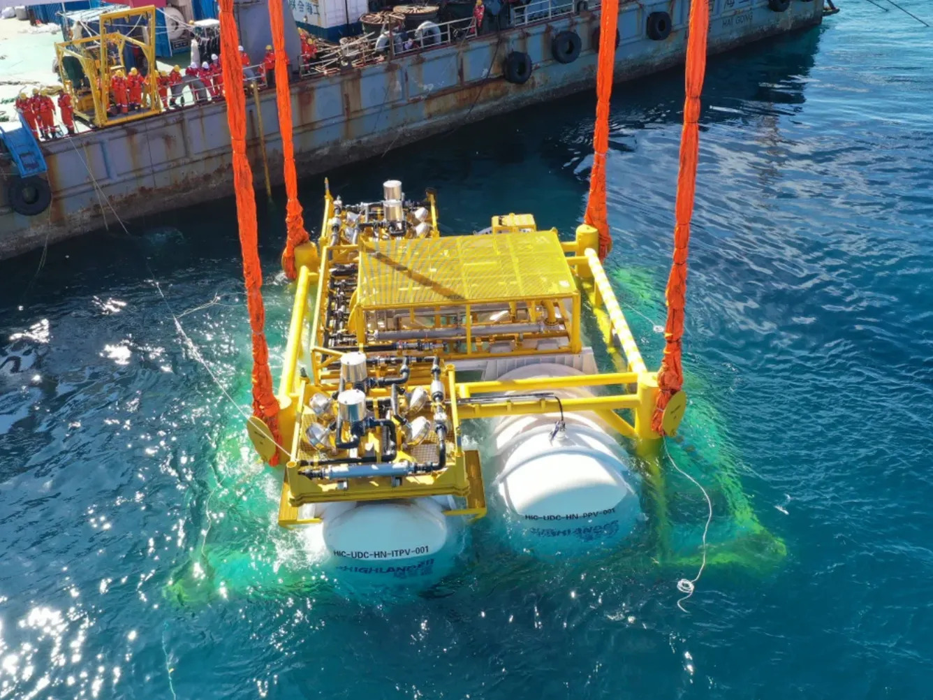 china-benamkan-2.000-server-ke-dasar-laut,-ternyata-ini-alasannya