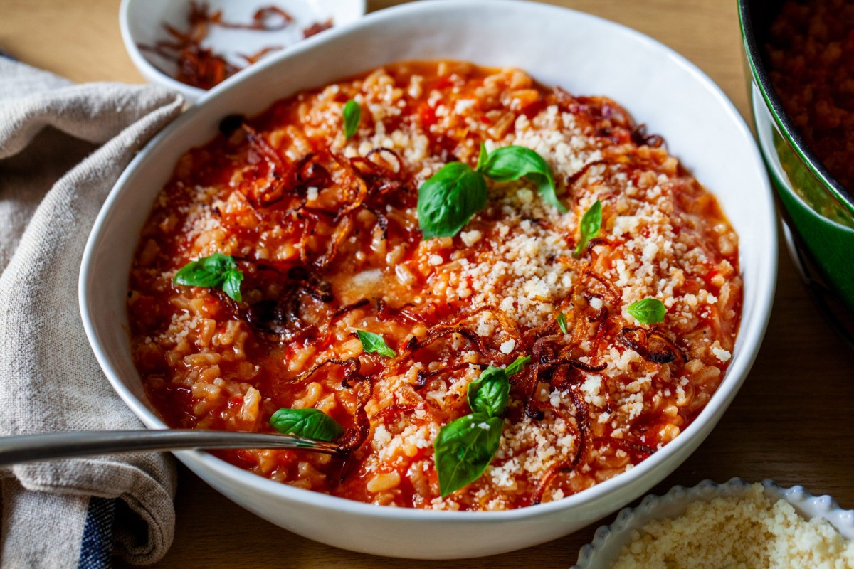 tomato-risotto-with-frizzled-red-onions