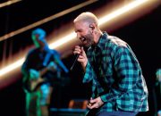 maroon-5-and-wiz-khalifa’s-‘payphone’-dials-up-1-billion-views-on youtube