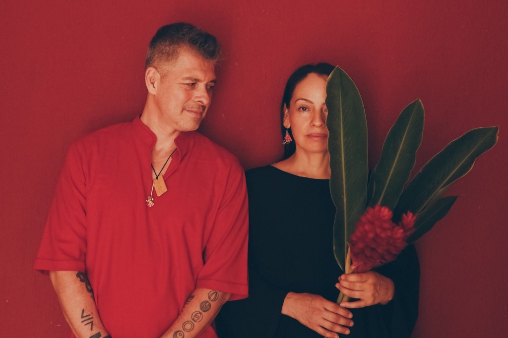 rodrigo-y-gabriela-add-lyrics-&-vocals-for-the-first-time-in-‘ourhome,’-in-something-‘very powerful’