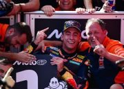 acosta-akhirnya-juara-seri-motogp,-podium-satu-lagi-sejak-gp-mandalika