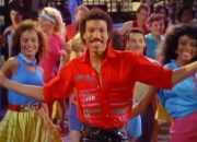can-you-guess-the-uber-popular-’80s-music-icon-based-on-three-random-songs?