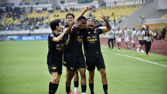 bri-super-league:-dewa-united-kukuh-di-puncak,-osmar-loss-puji-perjuangan-pemain-usai-tekuk-pss