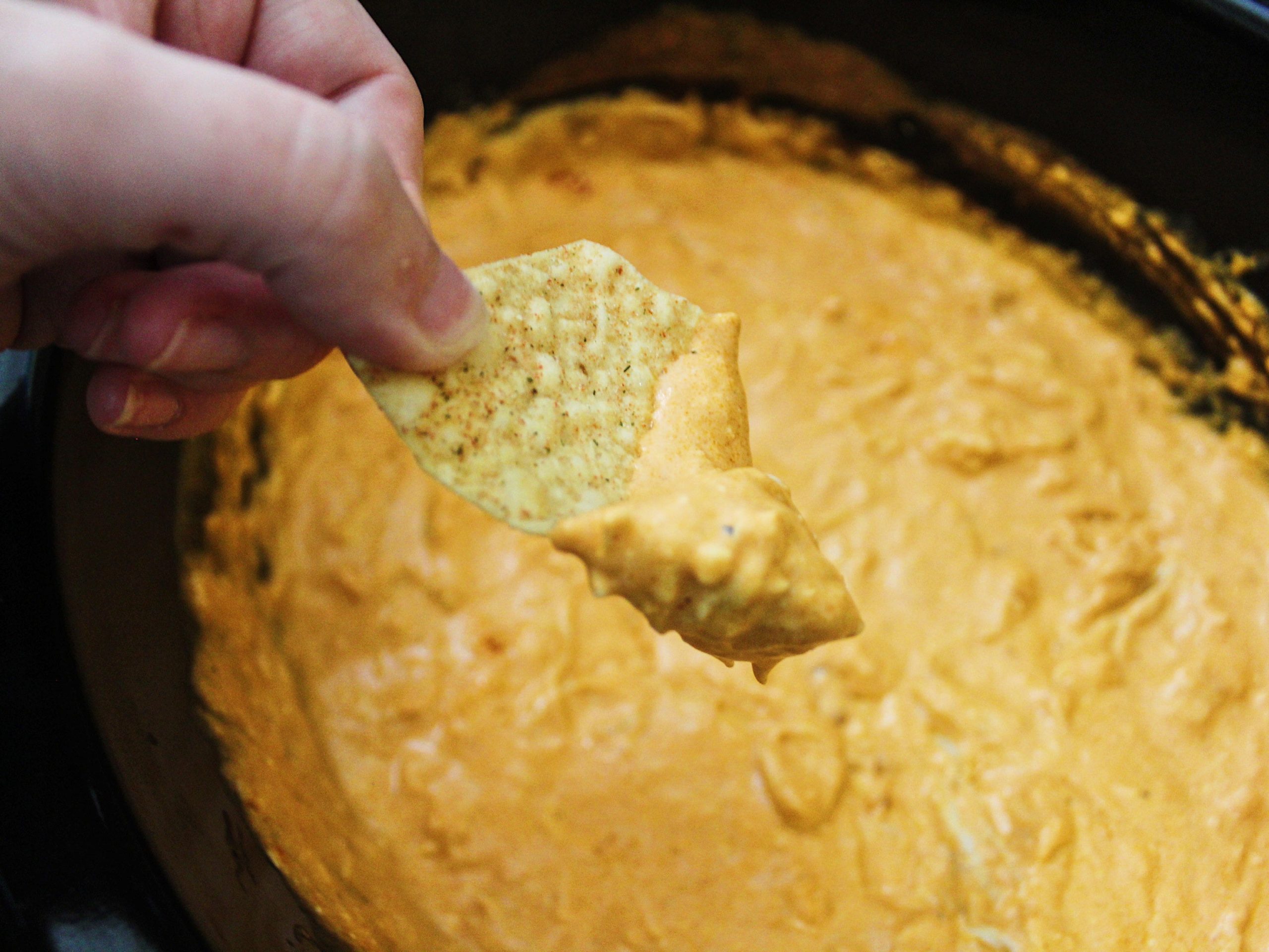 i-make-this-6-ingredient-slow-cooker-buffalo-chicken-dip-every-game-day-it’s-always-a-crowd-pleaser.