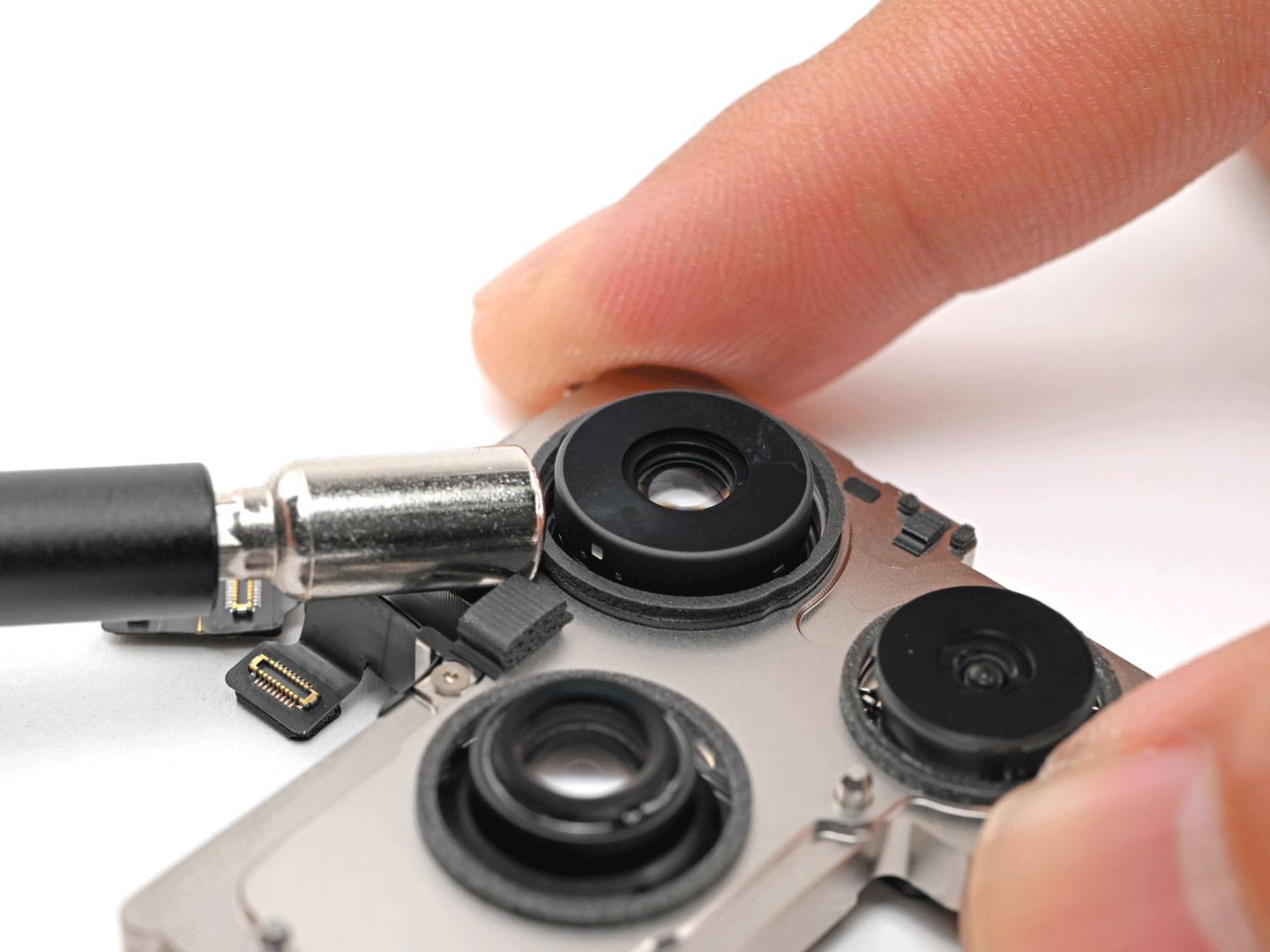 here’s-the-ifixit-repairability-rating-for-the-iphone-18-pro