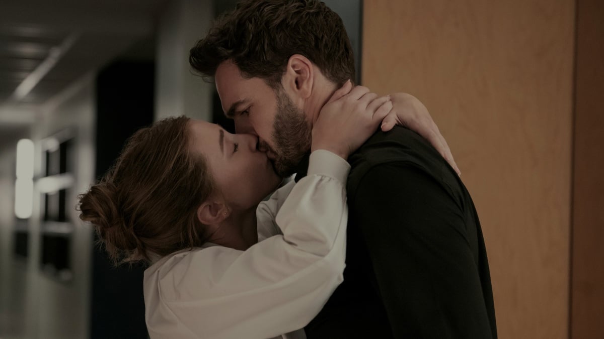 the-love-hypothesis-review:-does-booktoks-beloved-stem-romance-get-the-adaptation-it-deserves?