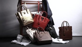 7 Material Tas yang Bisa Menentukan Gaya Outfit Kamu