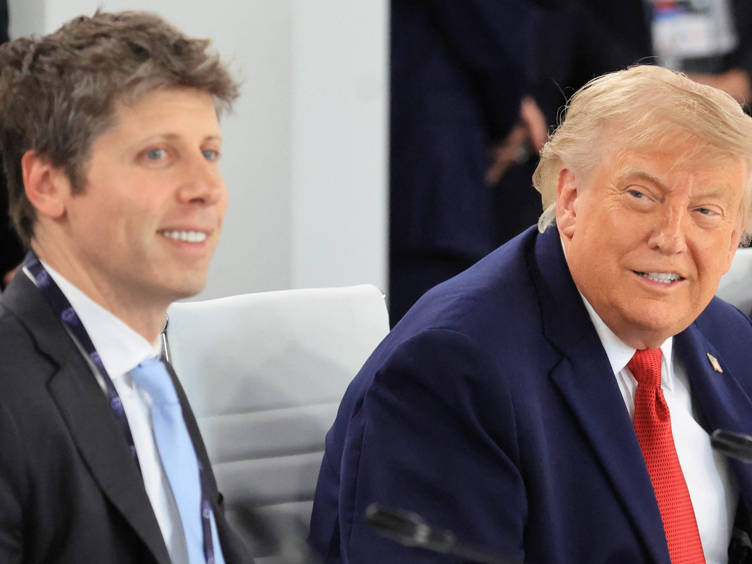 white-house-asks-openai-and-anthropic-to-hold-new-models-from-uk-testers-until-us-review,-sources-say.