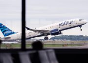 airlines-waive-change-fees-as-nor’easter-hits-northeast