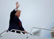 White House blocks CNN from traveling with Trump on Air Force One