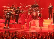 raye-goes-vintage-as-she-performs-“i-will-overcome.’-&-‘where-is-my-husband!’-at vmas