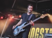 keanu-reeves-gets-‘love-will-tear-us-apart’-dedicated-to-him-at-peter-hook show