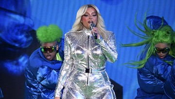 bebe-rexha-cerita-pernah-ditolong-taylor-swift-pada-2019