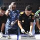 58 iPhone Sitaan Bea Cukai Aceh Dihancurkan Pakai Palu dan Gerinda