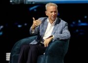 former-google-ceo-eric-schmidt-to-programmers:-stop-building-the-house-start-designing-it.
