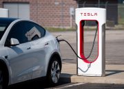 tesla-rolled-out-a-‘drive-away’-feature-it-hopes-‘you-never-need’