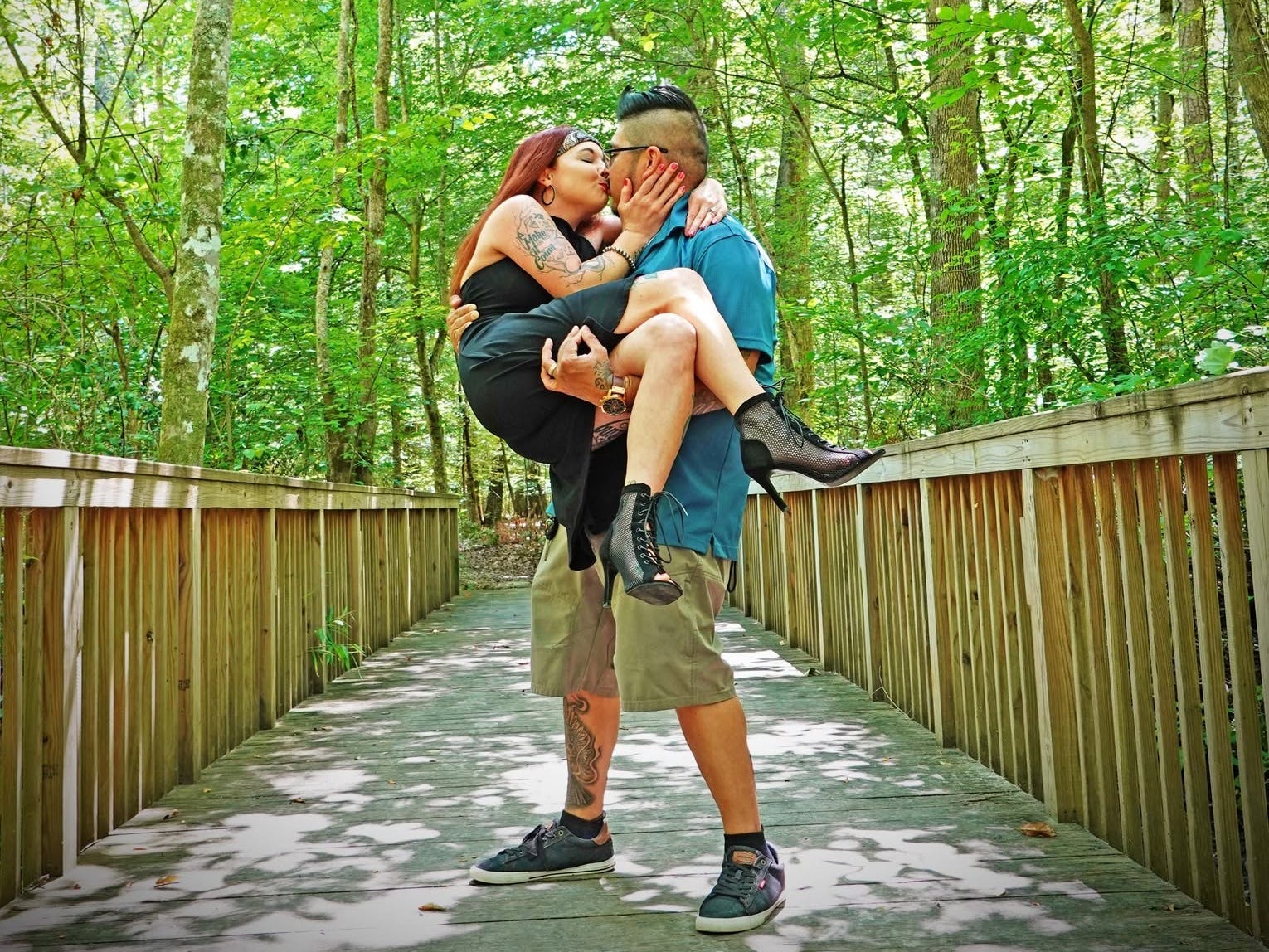 we-live-paycheck-to-paycheck-and-don’t-want-wedding-debt-so-we’re-getting-creative.