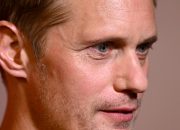 alexander-skarsgard’s-latest-shoe-choice-has-me-so,-so-confused-(and-in-pain)