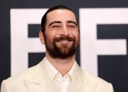 noah-kahan-reacts-to-first-kids’-choice-award-nomination:-‘holy-sh–-i-finally-did it’
