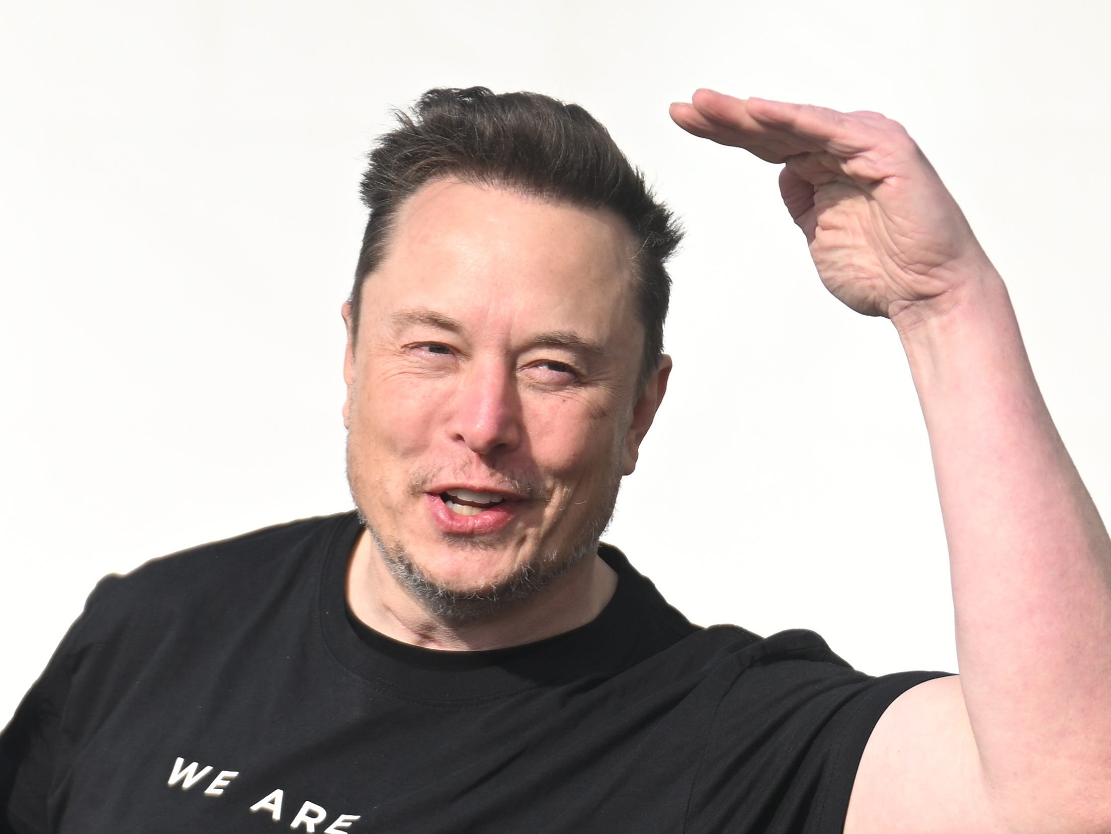 spacex’s-starlink-is-now-closer-to-becoming-a-major-mobile-carrier-rival