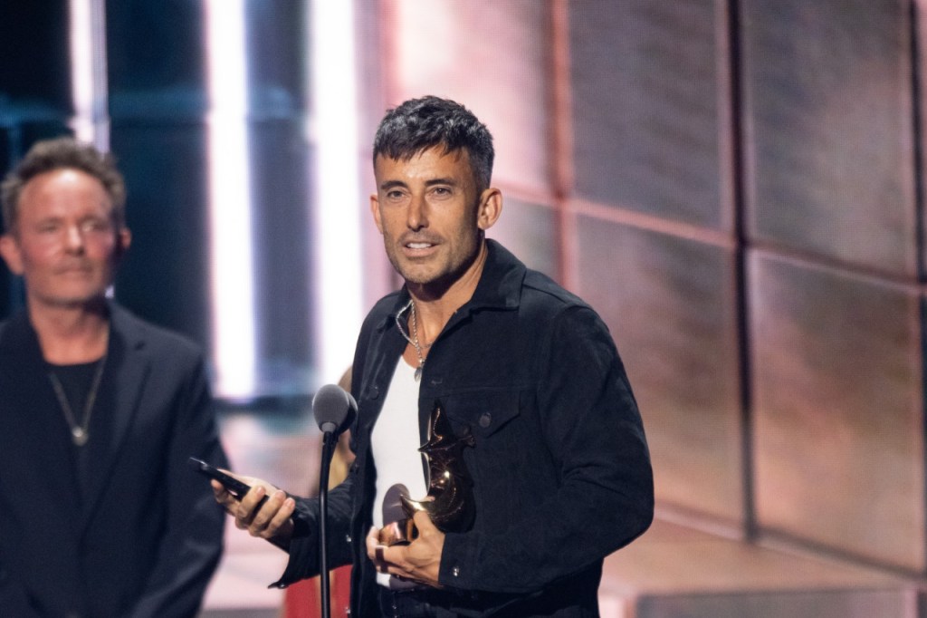 phil-wickham,-josiah-queen,-brandon-lake,-tasha-cobbs-leonard-top-gma-dove-awards winners