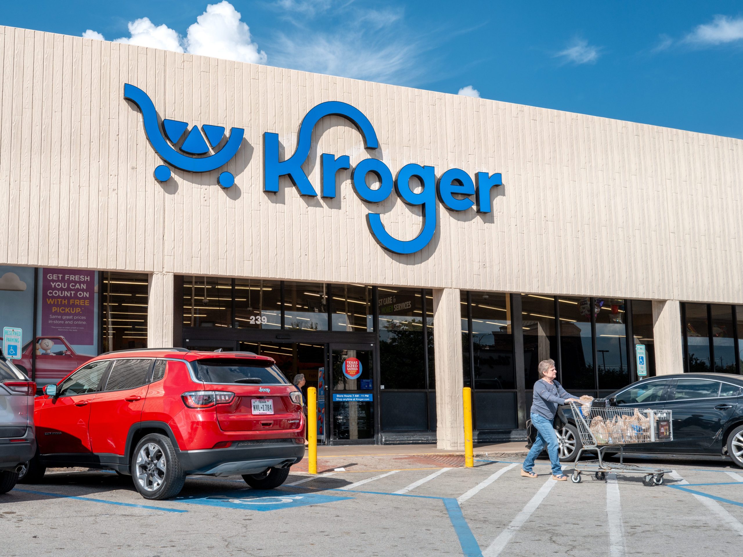 kroger-to-cut-3,000-corporate-employees-over-the-next-3-years-read-the-memo.