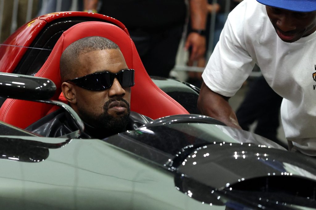 ye-must-now-pay-over-$300,000-to-construction-worker-injured-during-malibu-mansion build