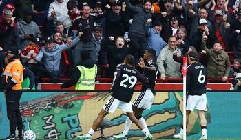 Hasil Liga Inggris: Lawan 9 Pemain Brentford, Liverpool Menang Tipis