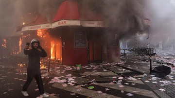 demo-ricuh-di-prancis,-pelajar-ingin-bikin-pemerintah-‘gemetar’