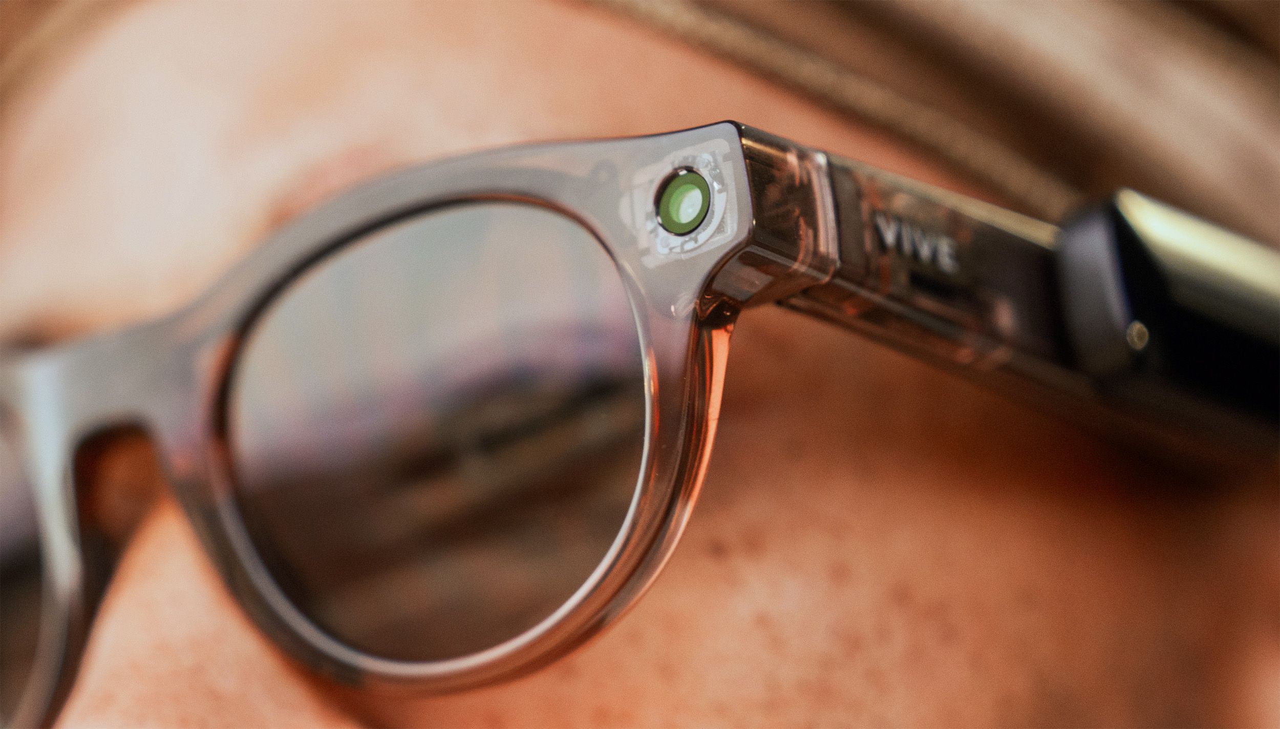 htc-made-smart-glasses-that-are-way-more-private