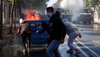 Unjuk Rasa di Albania Kian Memanas, Polisi Tembakkan Peluru Karet