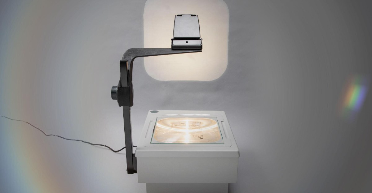 how-overhead-projectors-took-over-your-classroom