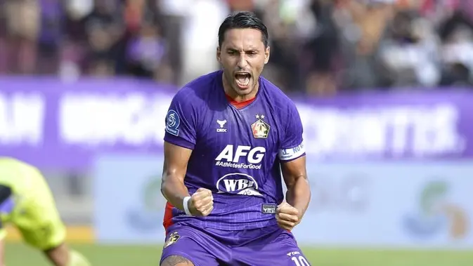 jalani-operasi-lutut-di-belanda,-ezra-walian-dipastikan-absen-bela-persik-hingga-akhir-musim-ini