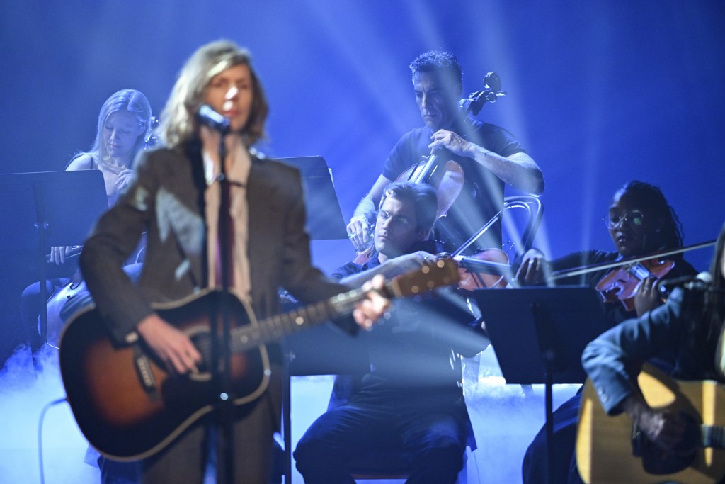 beck-gets-some-help-from-sacha-baron-cohen-for-‘tonight-show’-performance: watch