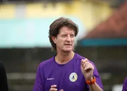 pss-menyambangi-kediri,-pieter-huistra-menyorot-kekompakan-persik
