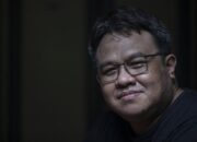 dandhy-laksono-enggan-hadir-klarifikasi-laporan-mama-sinta-pesta-babi