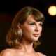 taylor-swift-says-nashville-songwriters-‘raised-me’-during-hall-of-fame induction