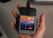 the-super-mouse-puts-a-touchscreen-macro-pad-under-your-hand
